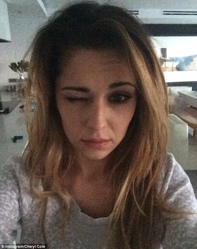 Cheryl Cole no makeup selfie